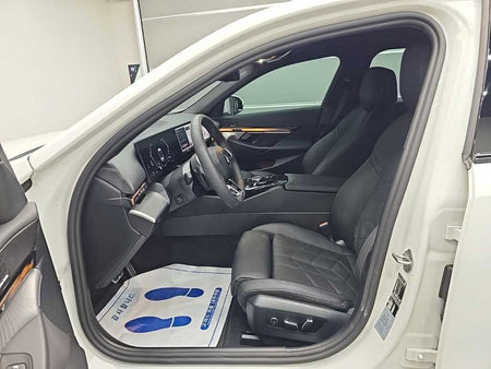 BMW 5-Series — photo 11
