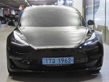 Tesla Model 3 — photo 02
