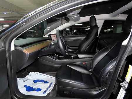 Tesla Model 3 — photo 06
