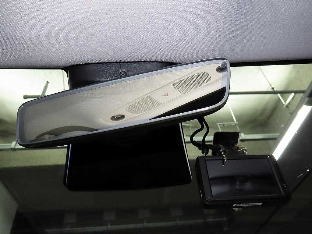 Tesla Model 3 — photo 16