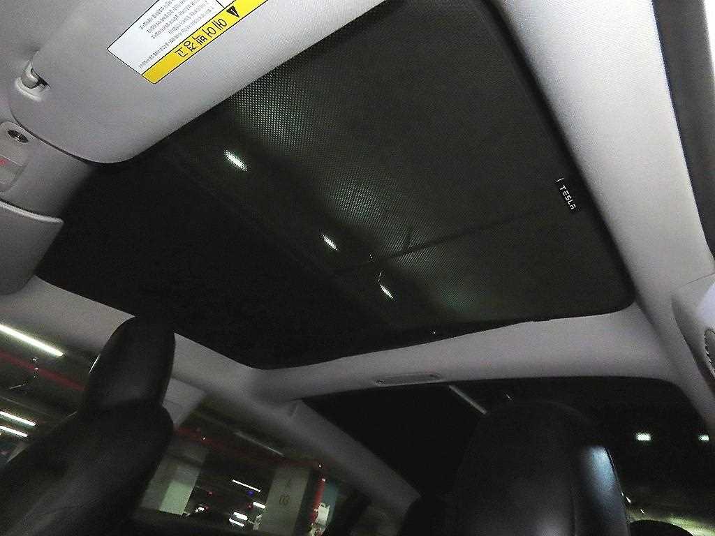 Tesla Model 3 — photo 17