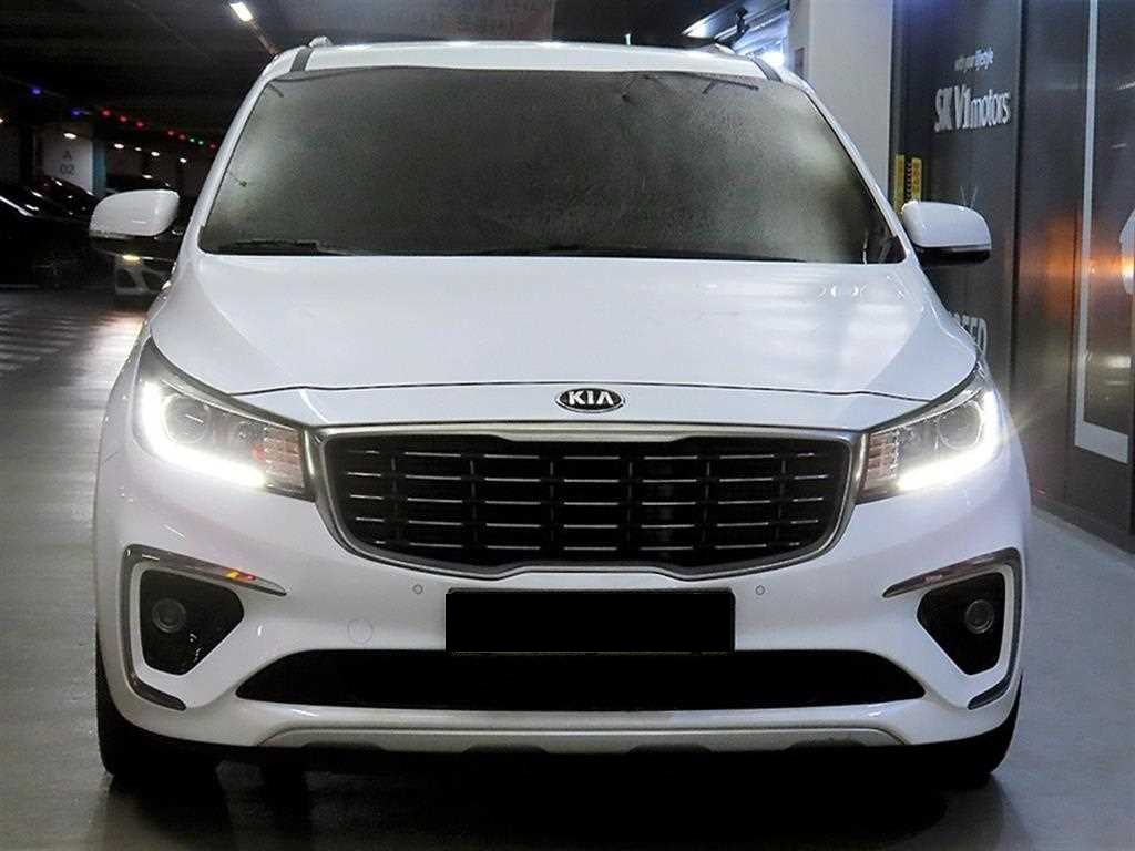 Kia Carnival — photo 02