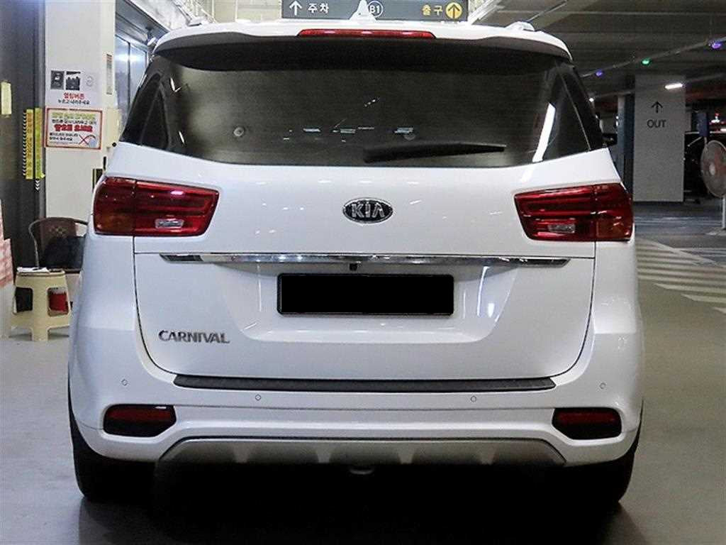 Kia Carnival — photo 05