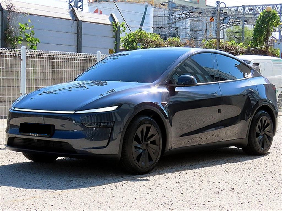 Tesla Model Y — photo 02