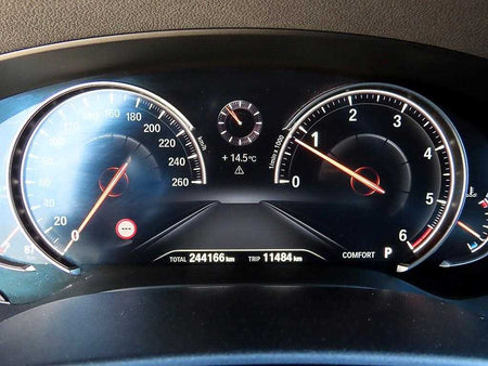 BMW 5-Series — photo 09