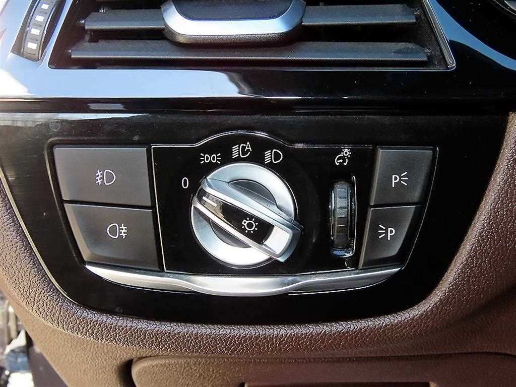 BMW 5-Series — photo 13
