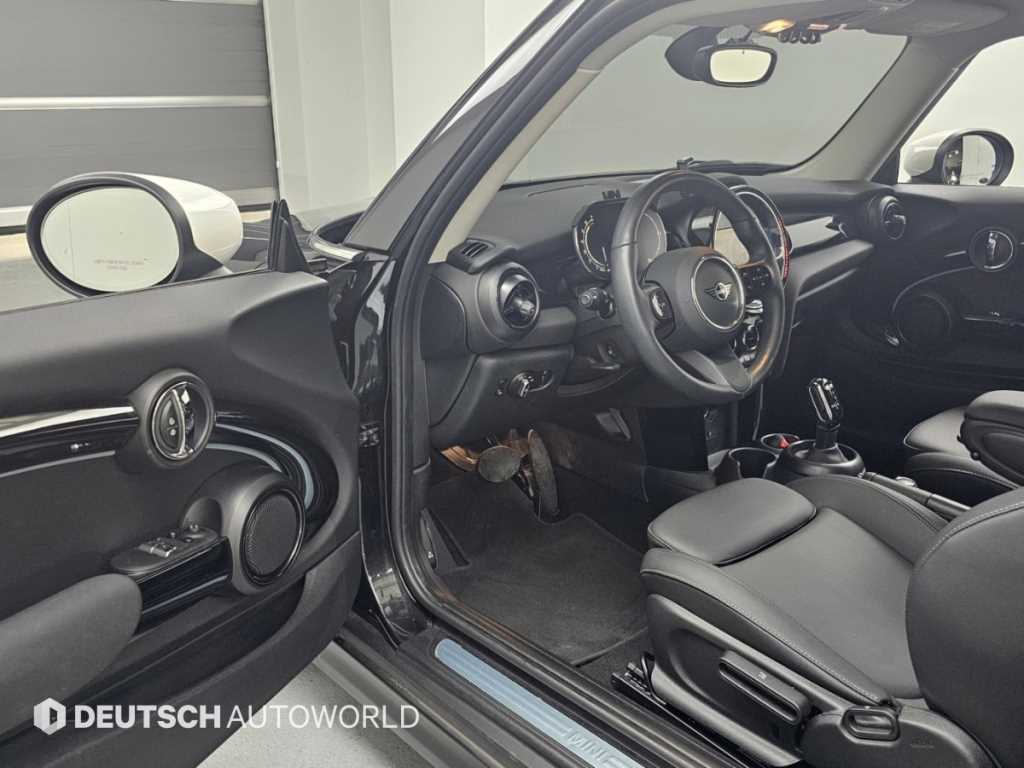 Mini Cooper — photo 11