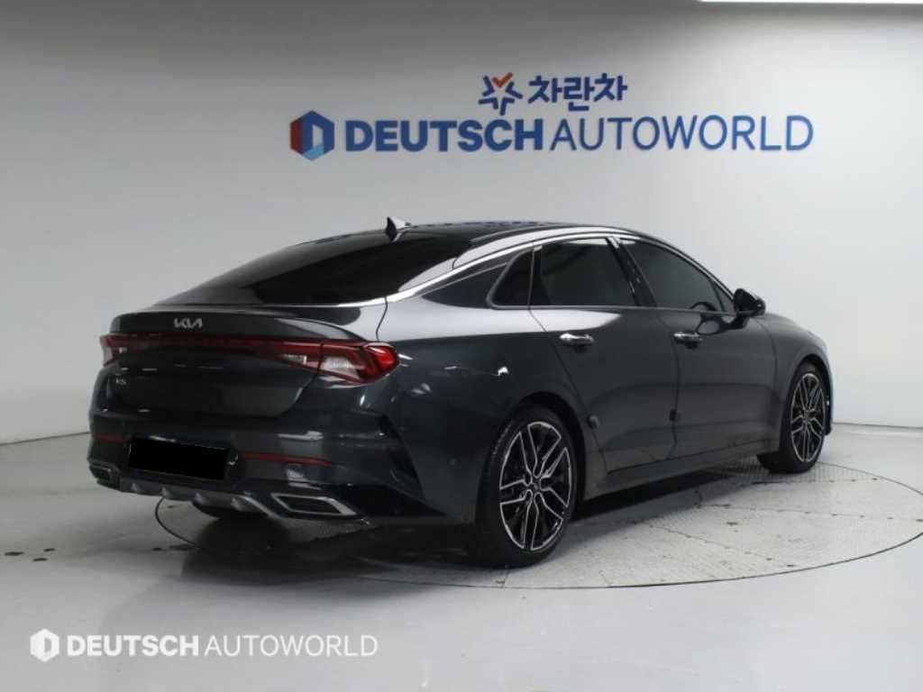 Kia K5 — photo 02