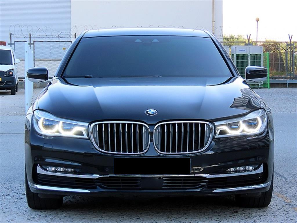 BMW 7-Series — photo 01