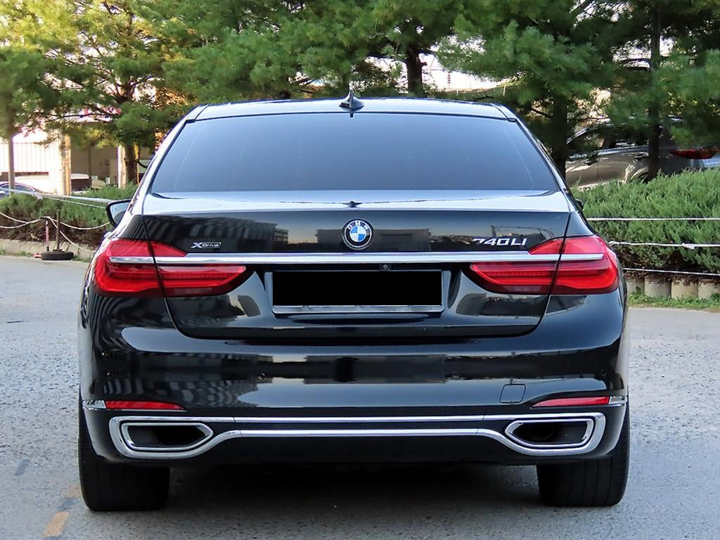 BMW 7-Series — photo 04