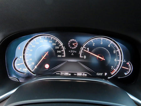 BMW 7-Series — photo 09