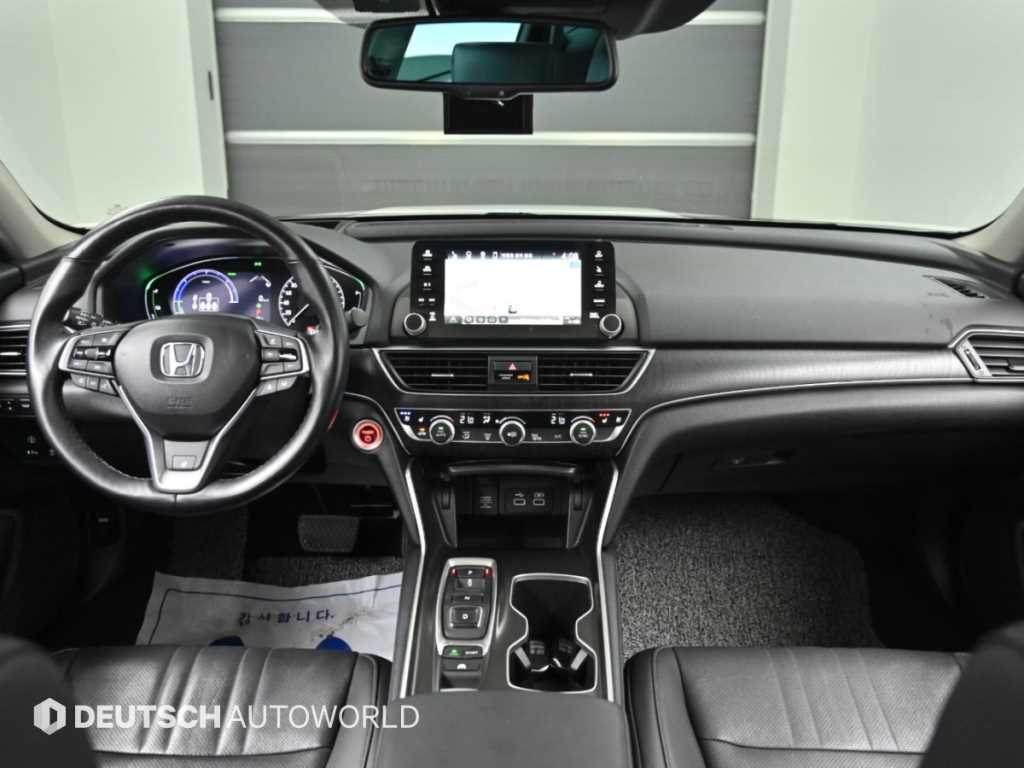 Honda Accord — photo 07
