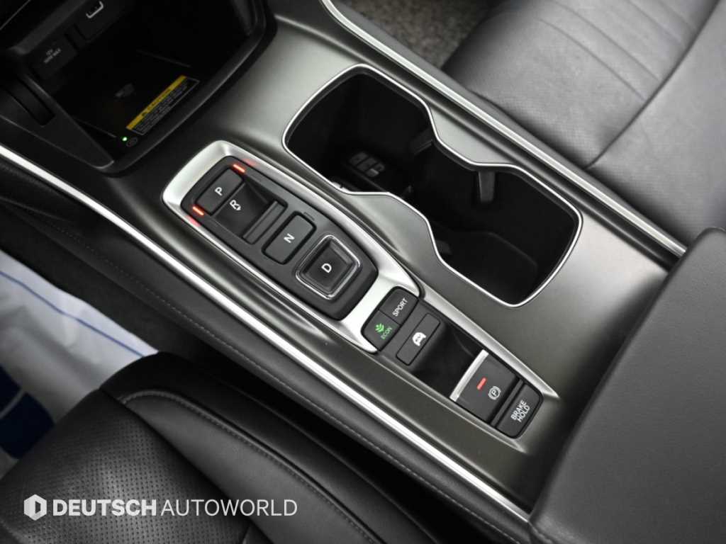 Honda Accord — photo 09
