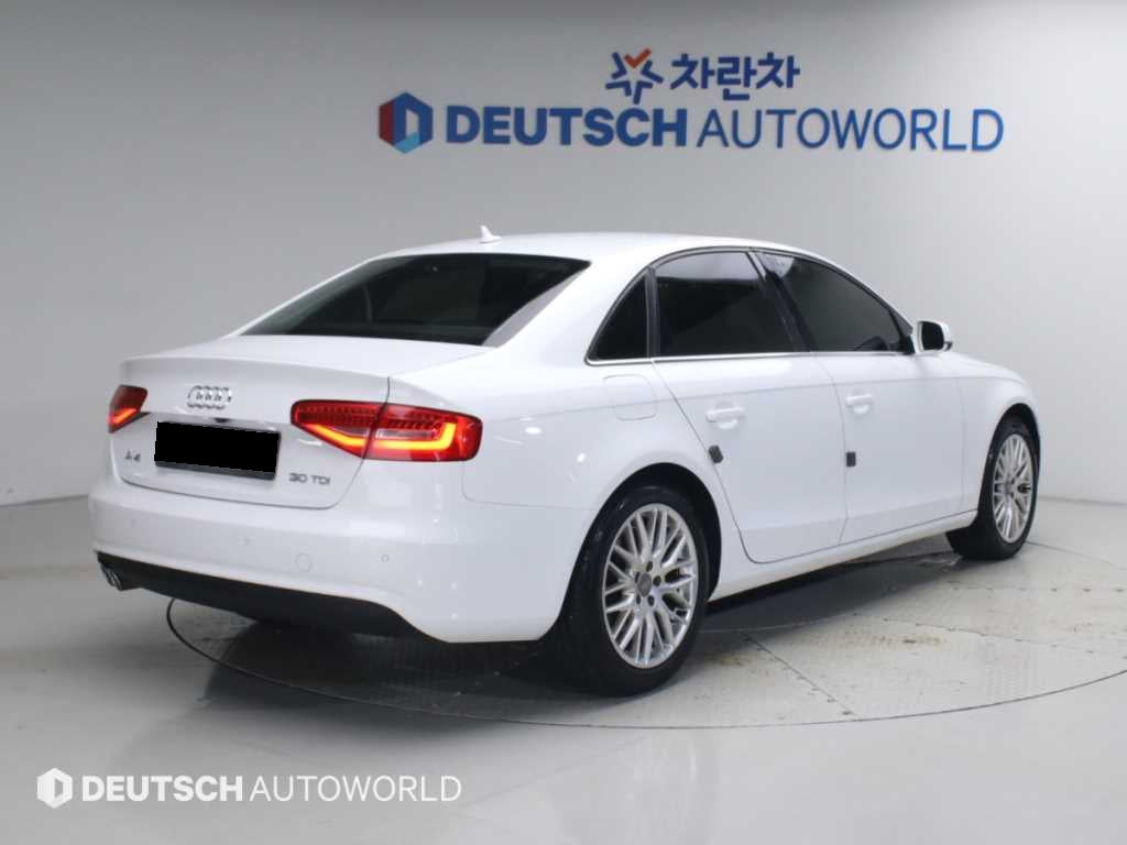 Audi A4 — photo 02