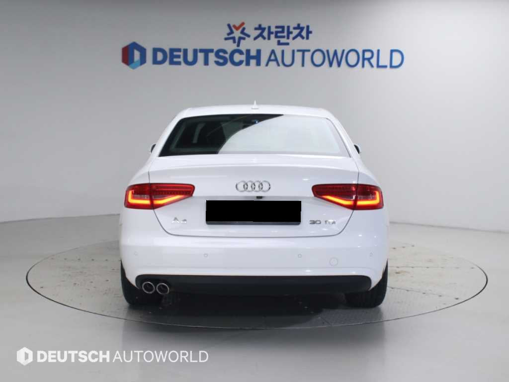 Audi A4 — photo 04