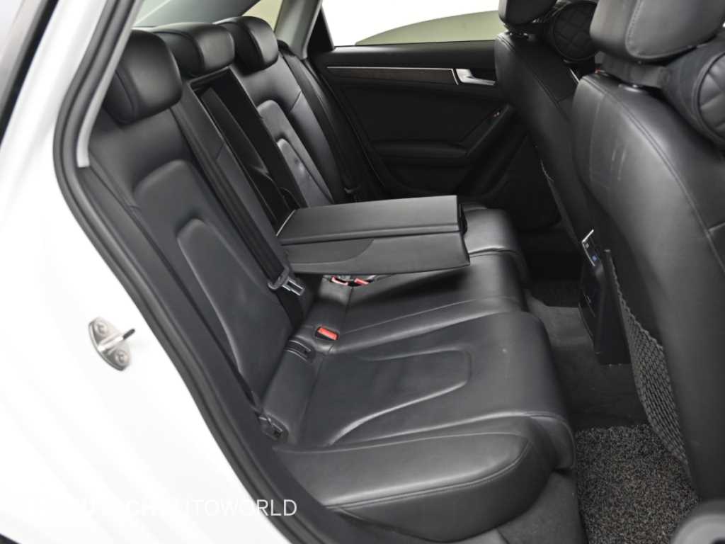 Audi A4 — photo 12