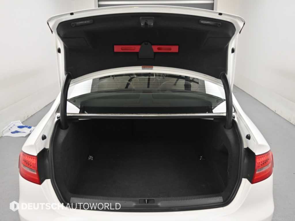 Audi A4 — photo 19