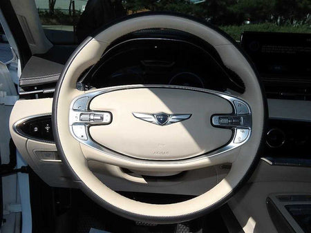 Genesis GV70 — photo 08