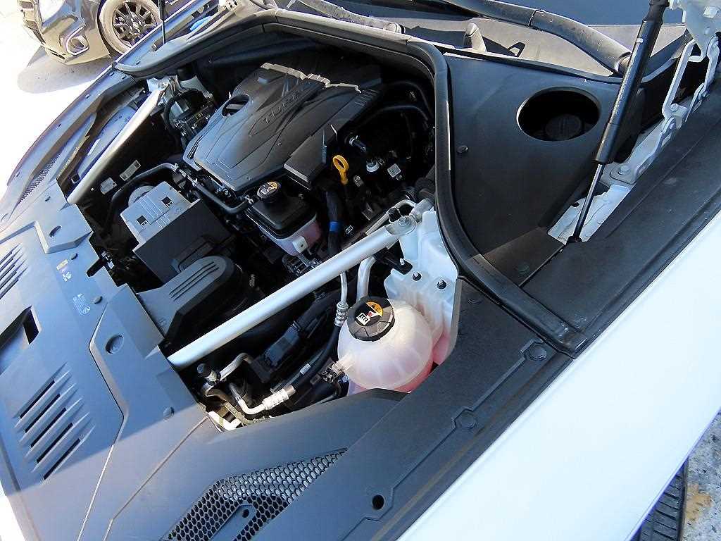 Genesis GV70 — photo 19