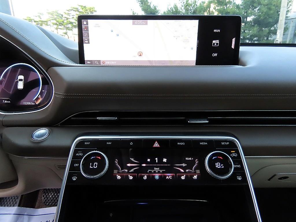 Genesis GV80 — photo 12