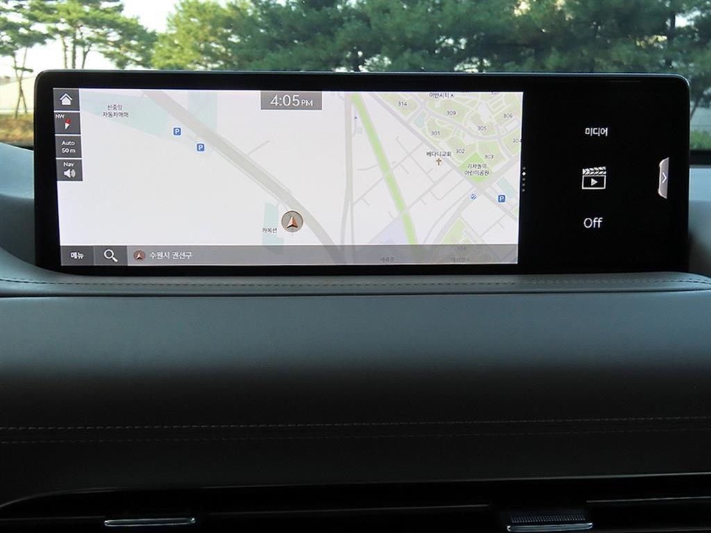 Genesis GV80 — photo 13