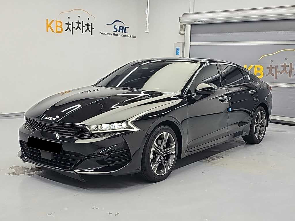 Kia K5 — photo 01