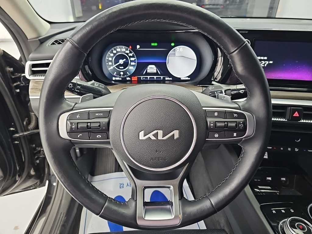 Kia K5 — photo 09