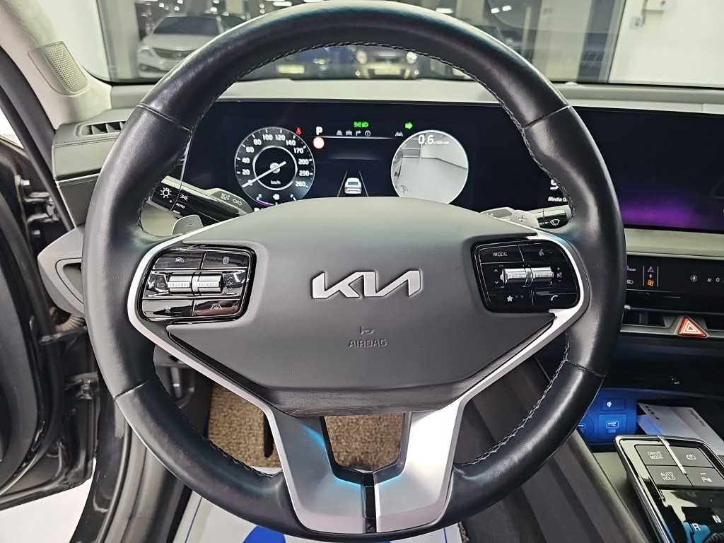 Kia K8 — photo 09