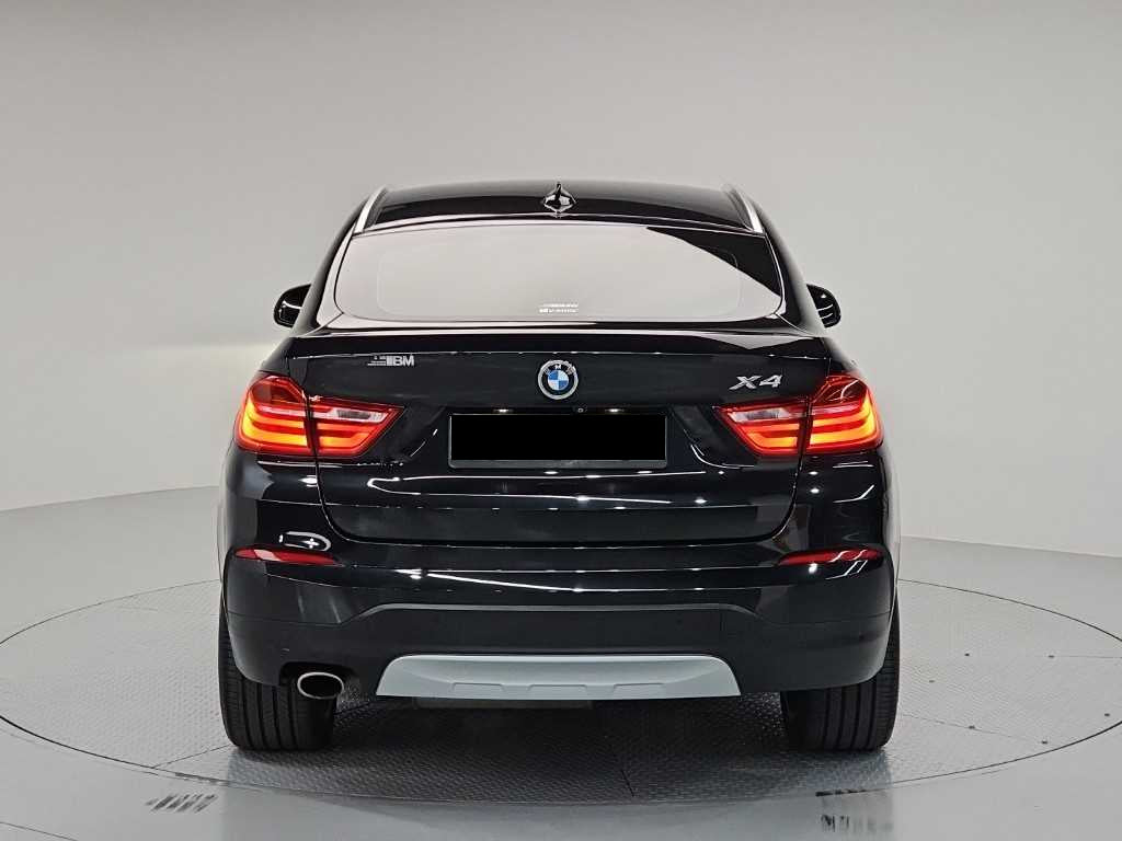 BMW X4 — photo 03