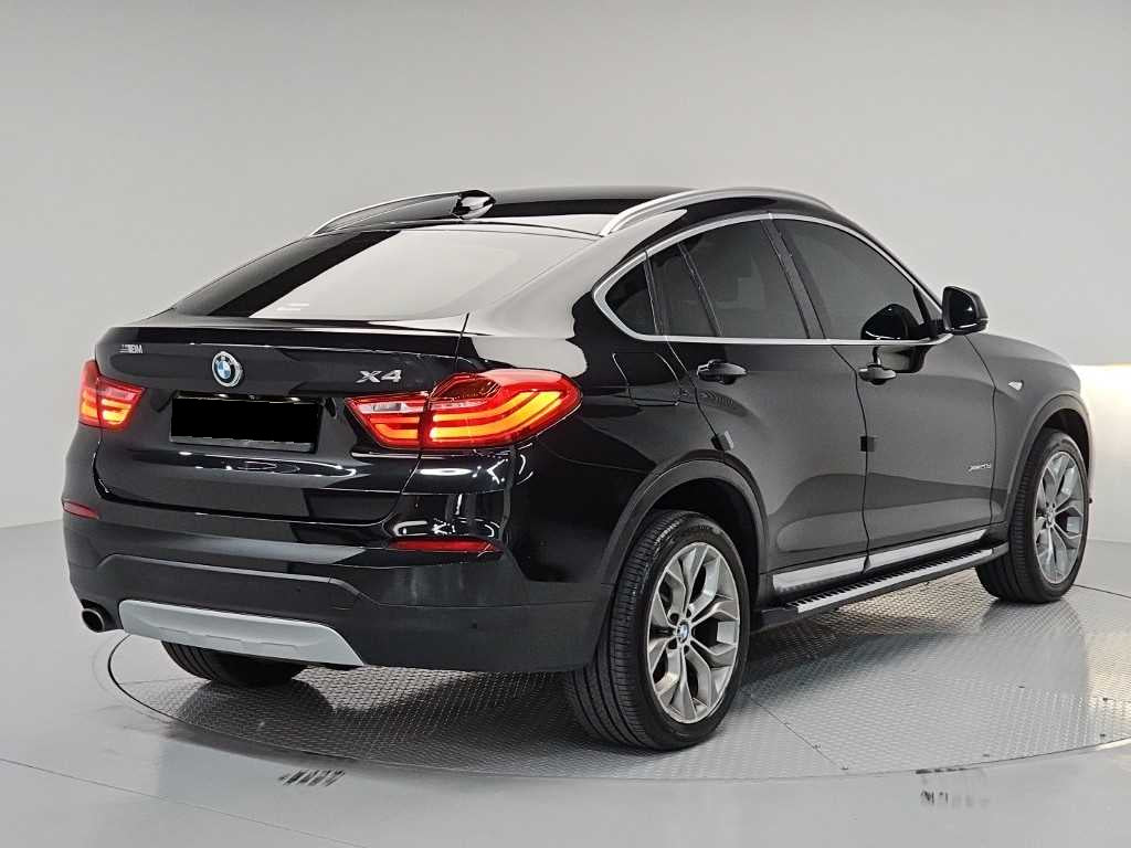 BMW X4 — photo 04