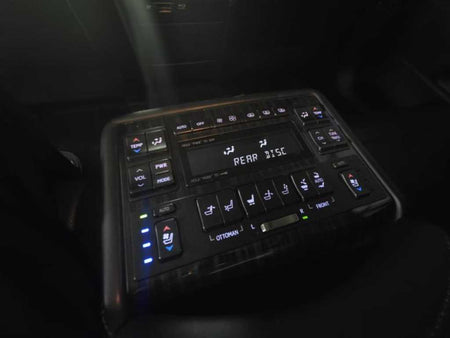 Lexus LS — photo 09
