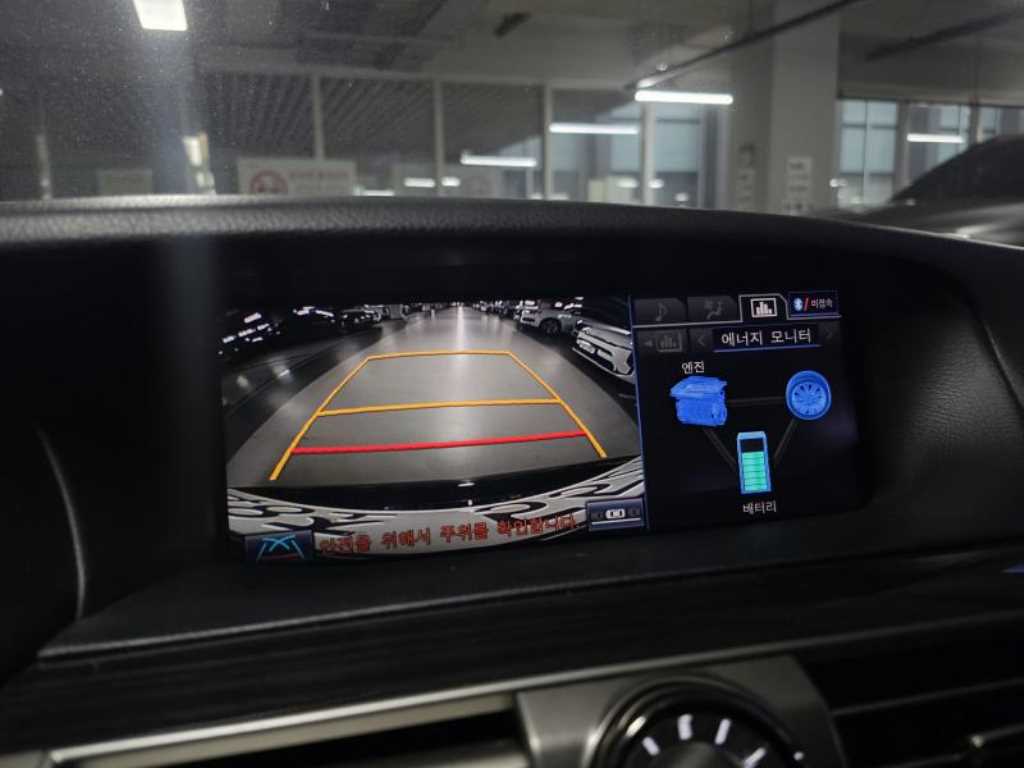 Lexus LS — photo 17