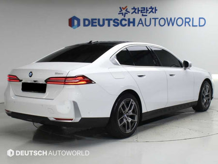 BMW 5-Series — photo 02