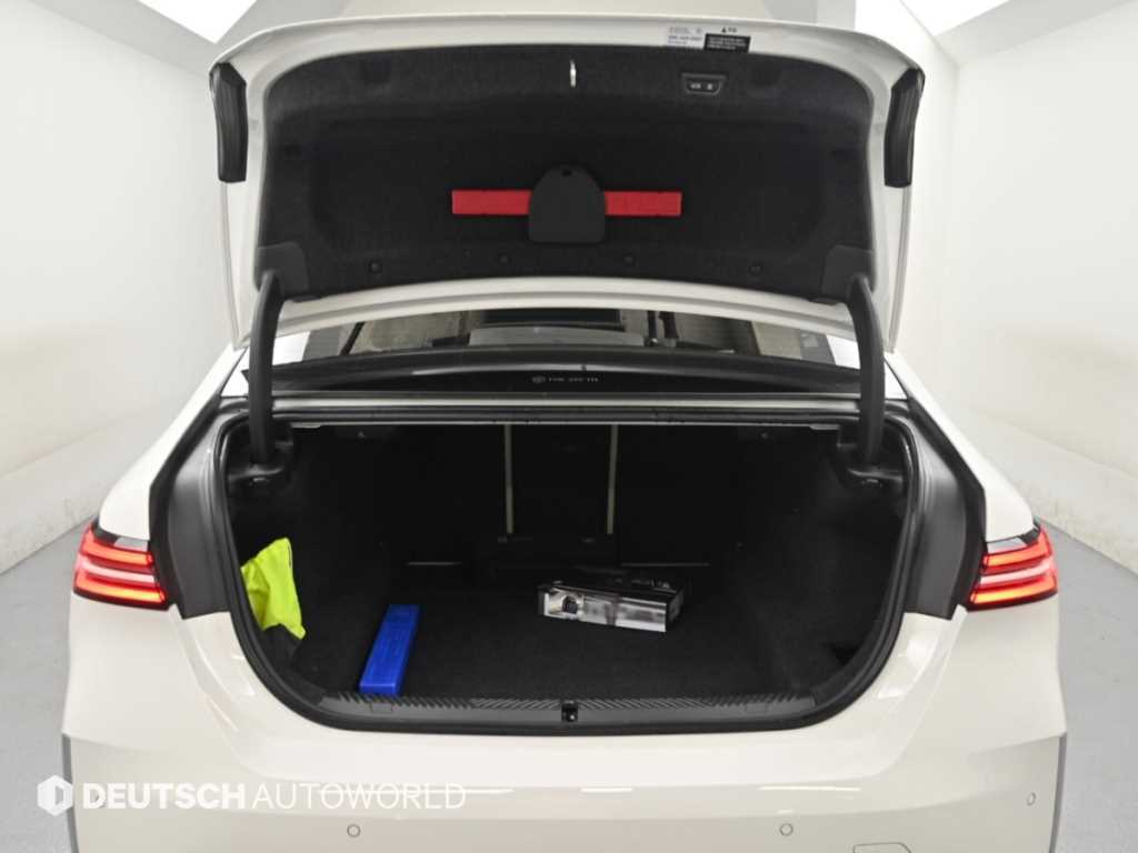 BMW 5-Series — photo 19