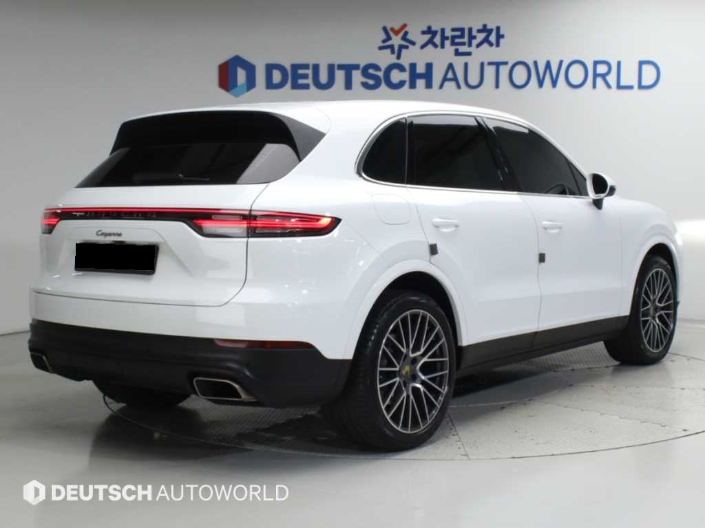 Porsche Cayenne — photo 02