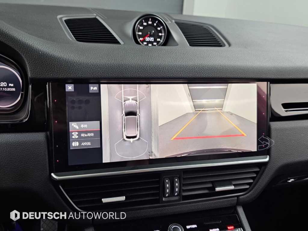 Porsche Cayenne — photo 15