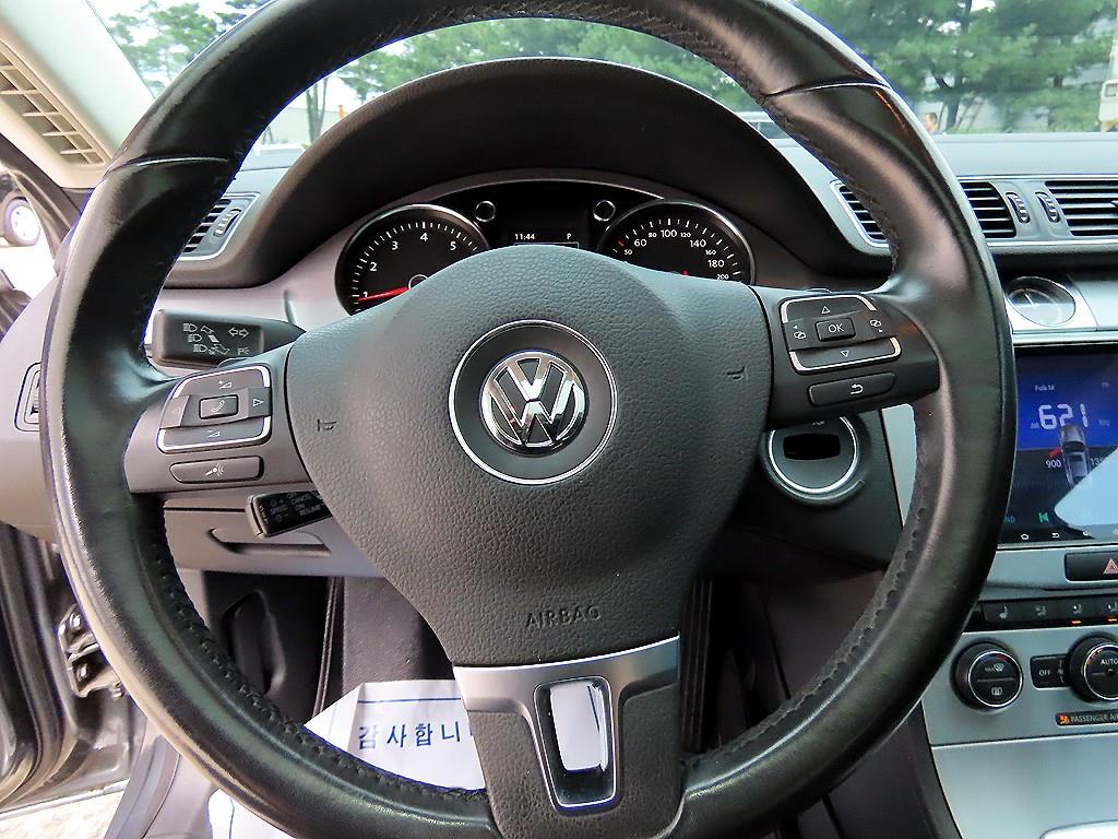 Volkswagen CC — photo 08