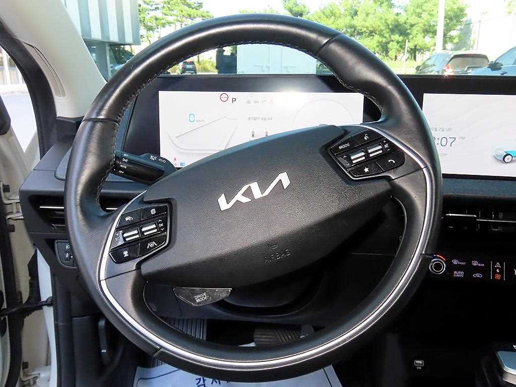 Kia EV6 — photo 08
