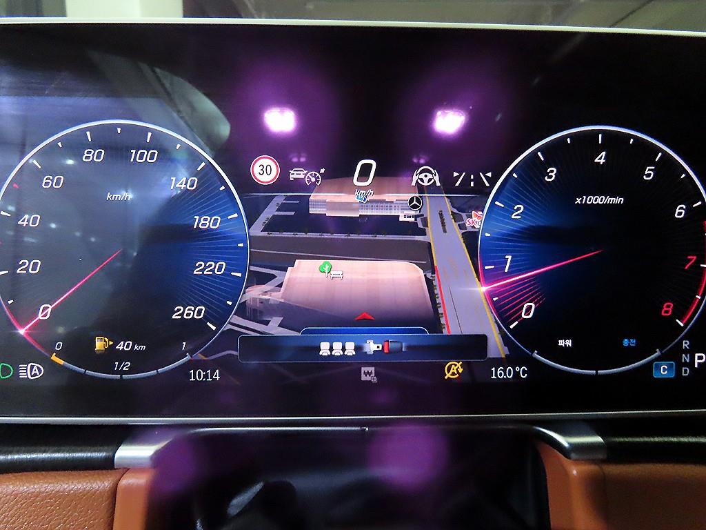Mercedes-Benz S-Class — photo 09