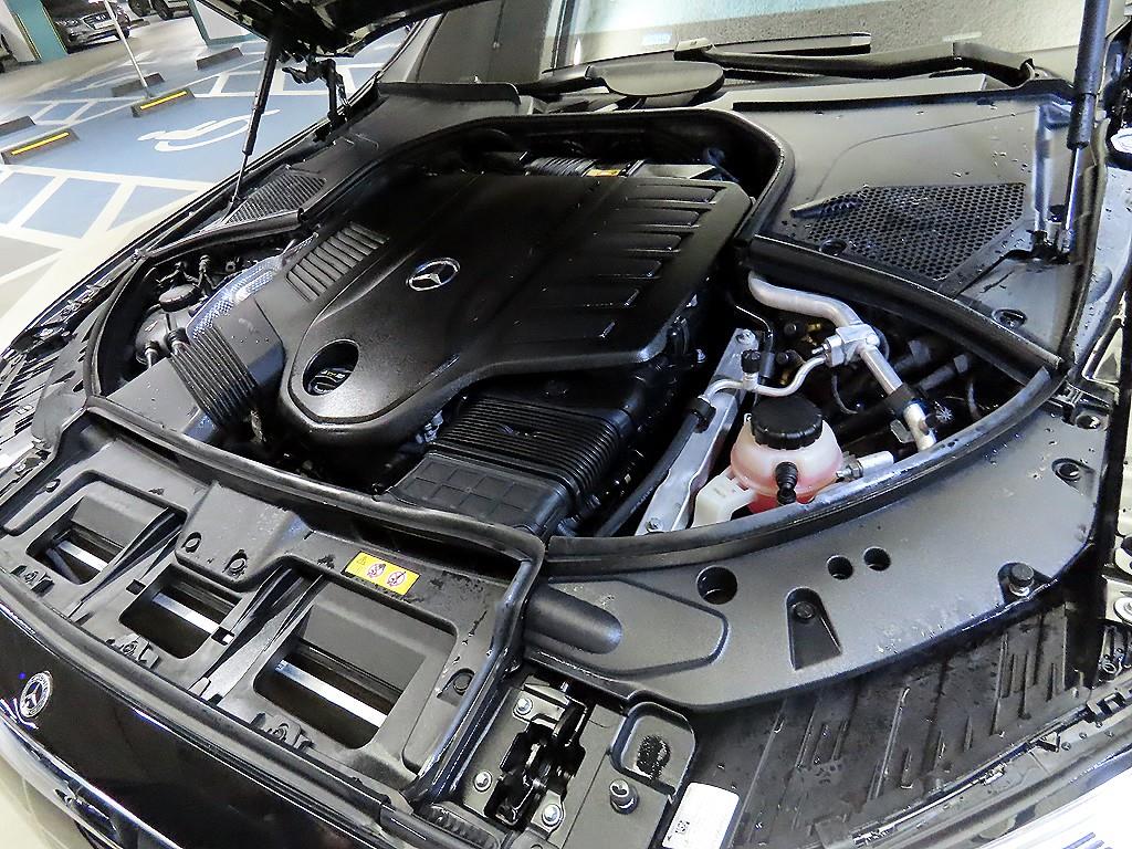 Mercedes-Benz S-Class — photo 19