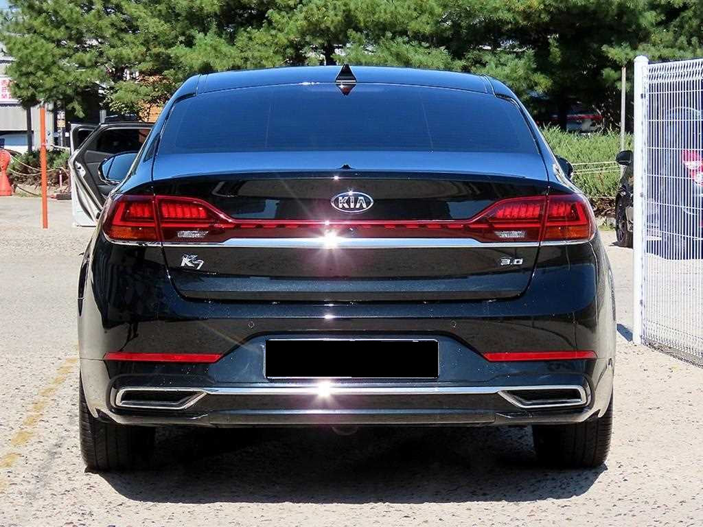 Kia K7 — photo 04
