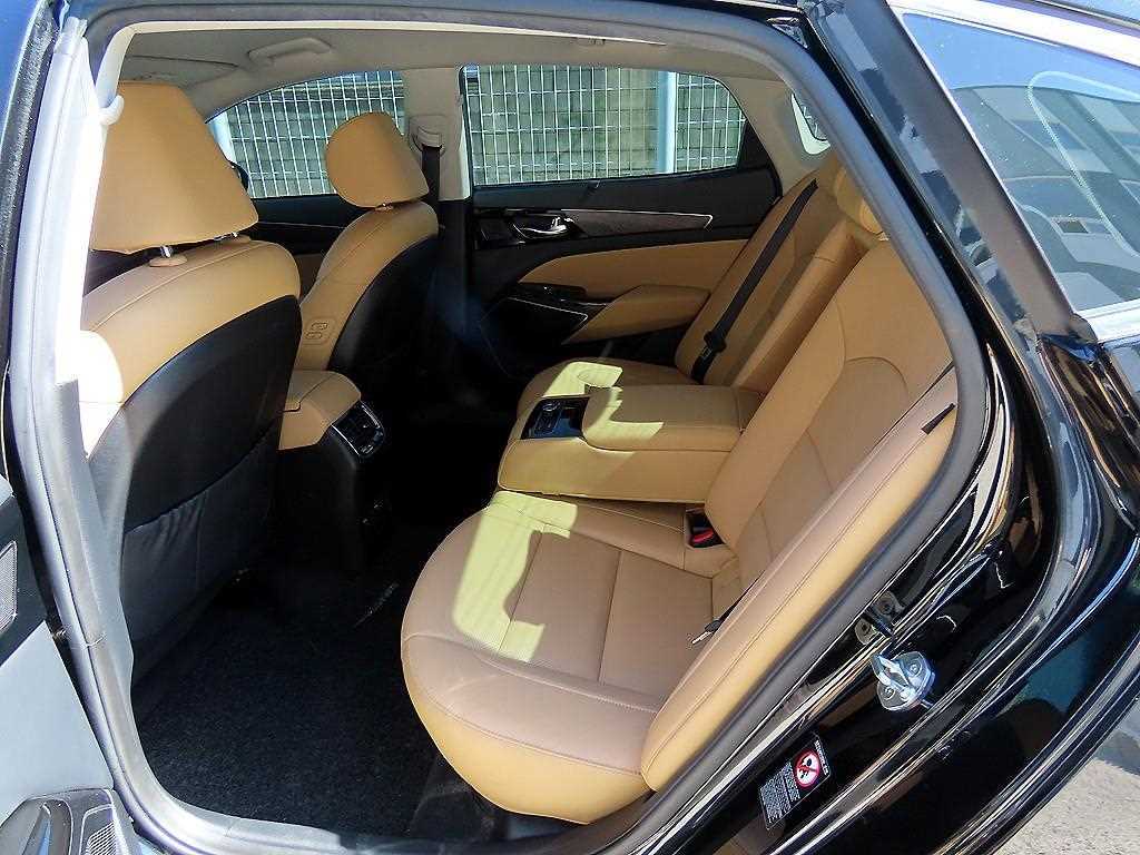 Kia K7 — photo 06