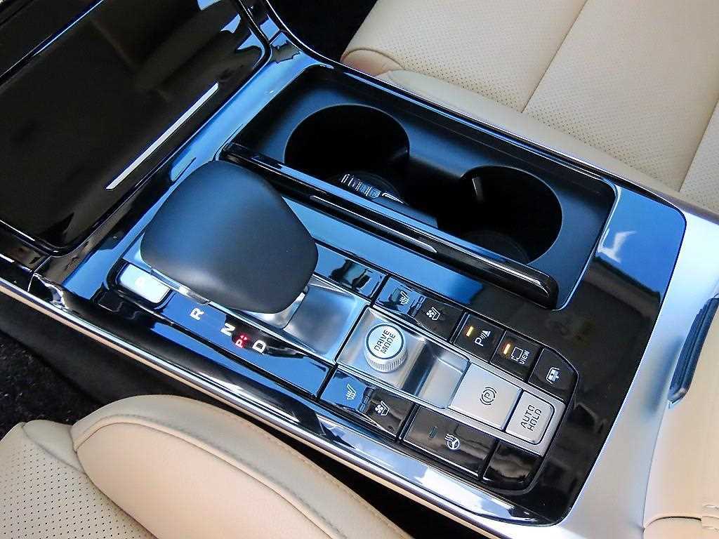 Kia K7 — photo 10