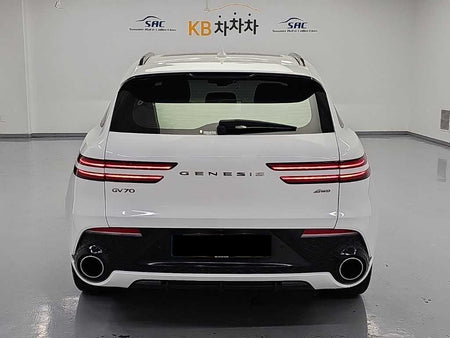 Genesis GV70 — photo 04