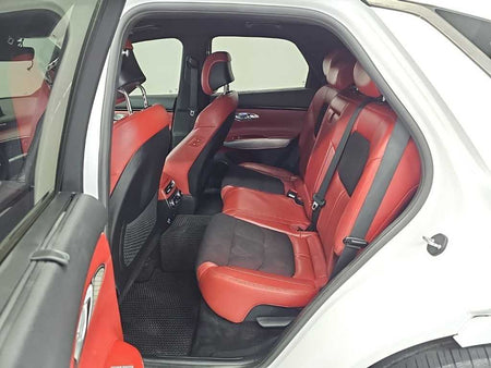 Genesis GV70 — photo 12