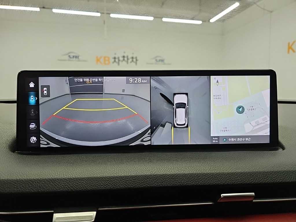 Genesis GV70 — photo 16