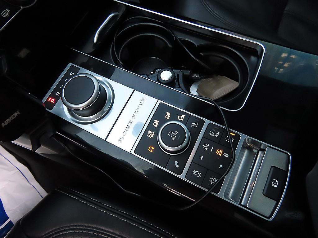 Land Rover Range Rover — photo 10