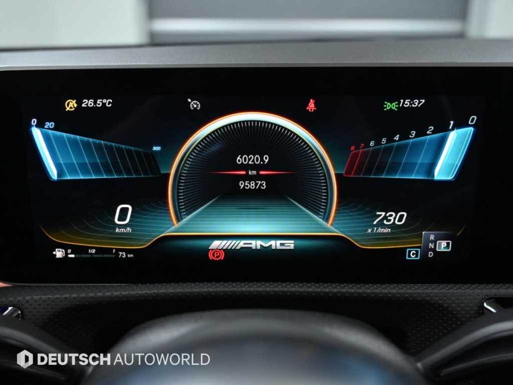 Mercedes-Benz CLA-Class — photo 08