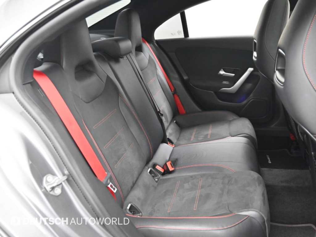 Mercedes-Benz CLA-Class — photo 12