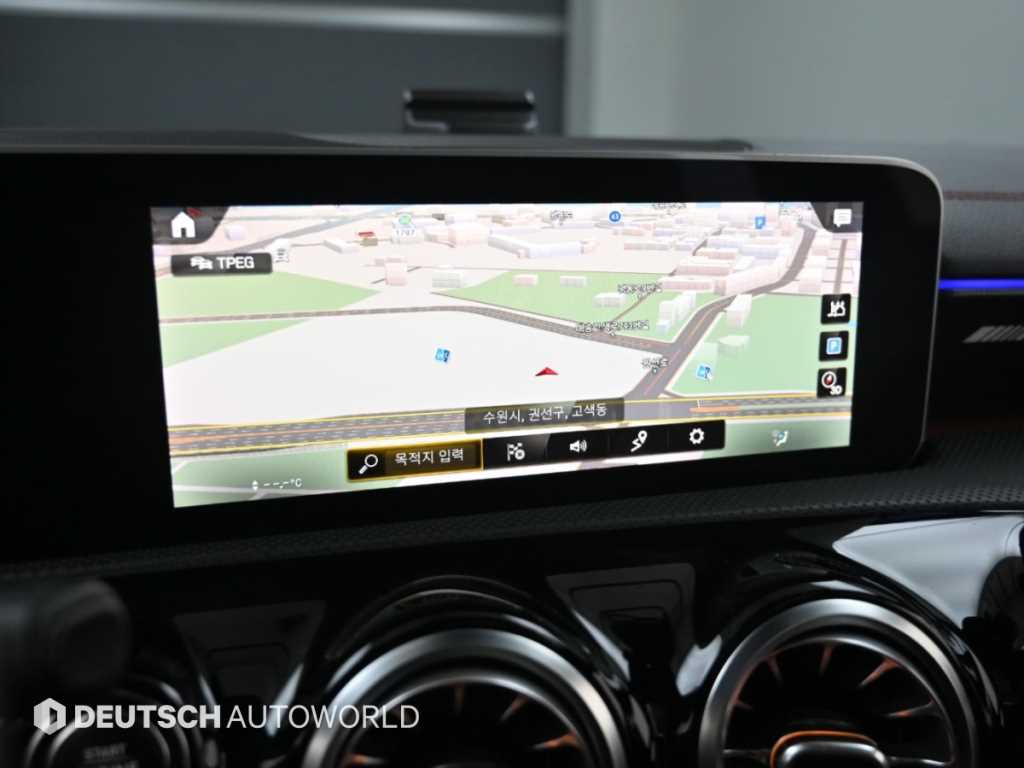 Mercedes-Benz CLA-Class — photo 15